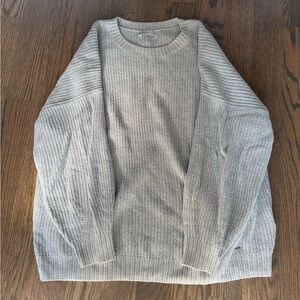 Women’s gray Hollister sweater size Large